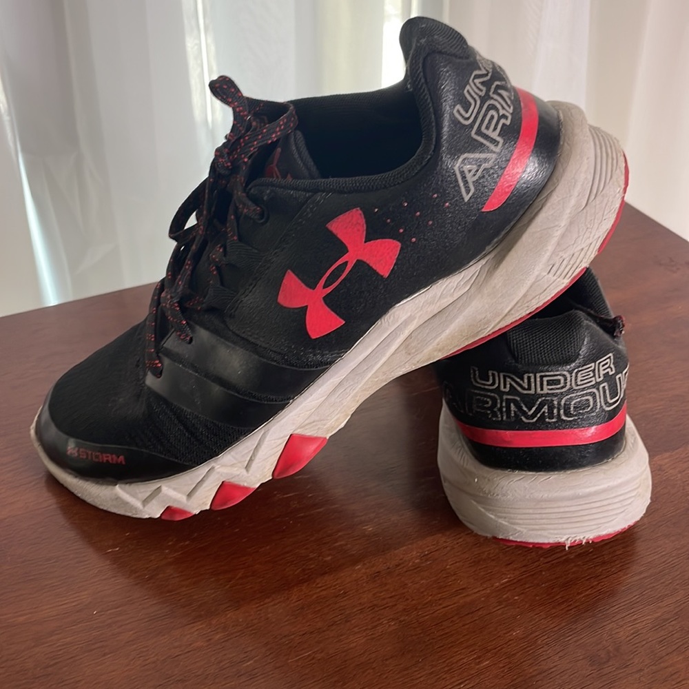 Red & Black UNDER ARMOUR Storm Sneakers, size 5.5Y